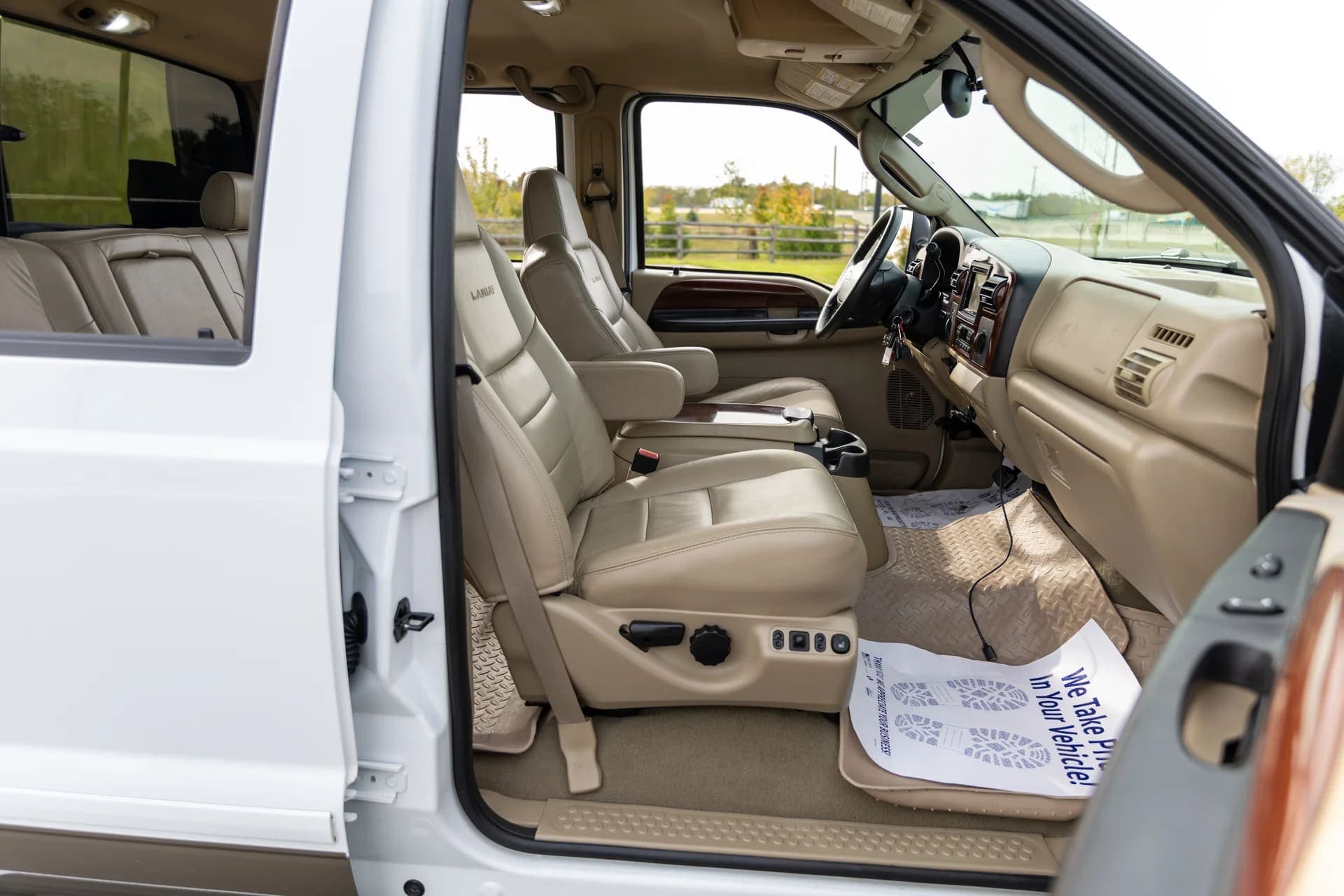 2005 Ford F-250 Super Duty Lariat Crew Cab 4x4 – 6.0L Powerstroke – Only 58,848 Miles!, view