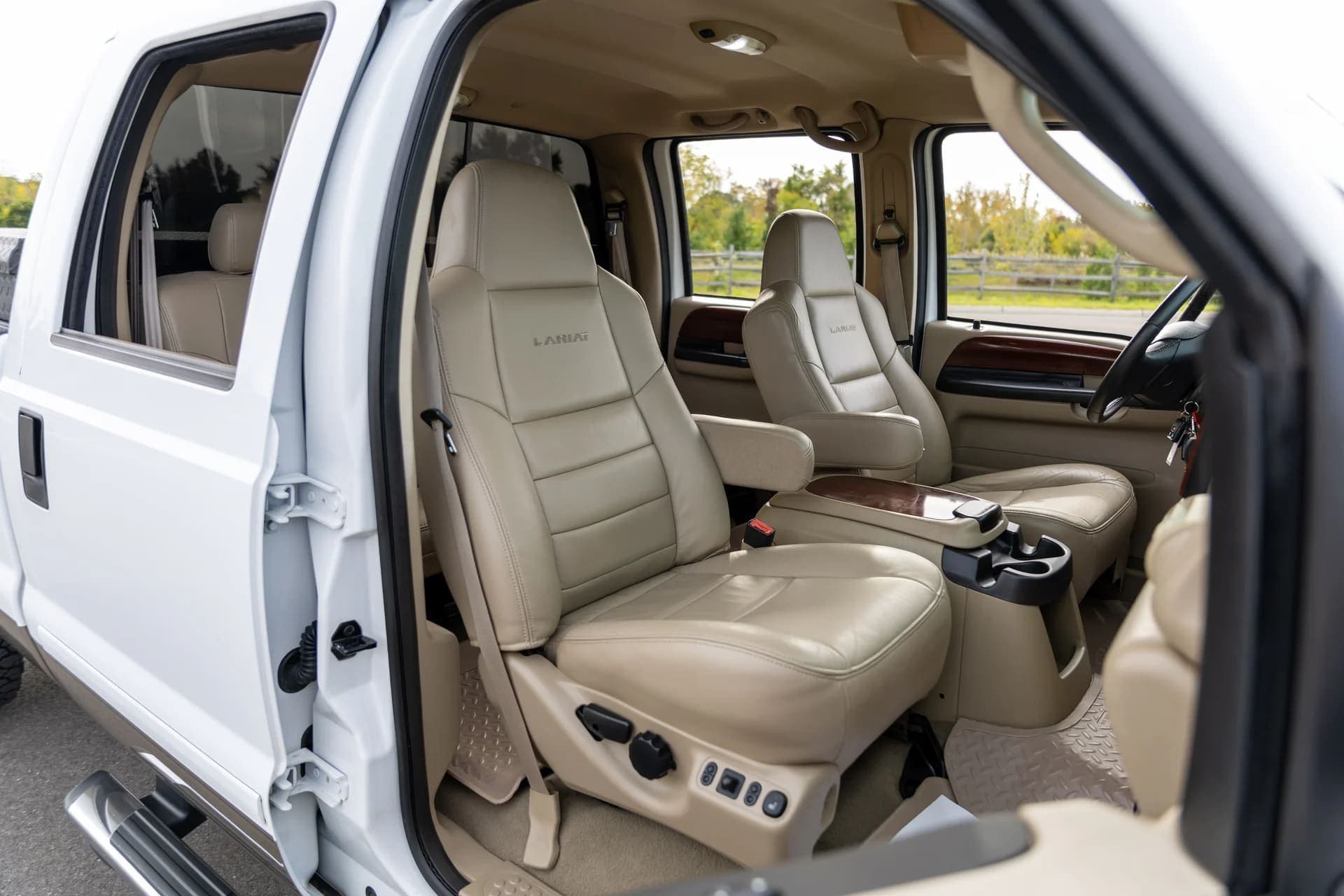 2005 Ford F-250 Super Duty Lariat Crew Cab 4x4 – 6.0L Powerstroke – Only 58,848 Miles!, view
