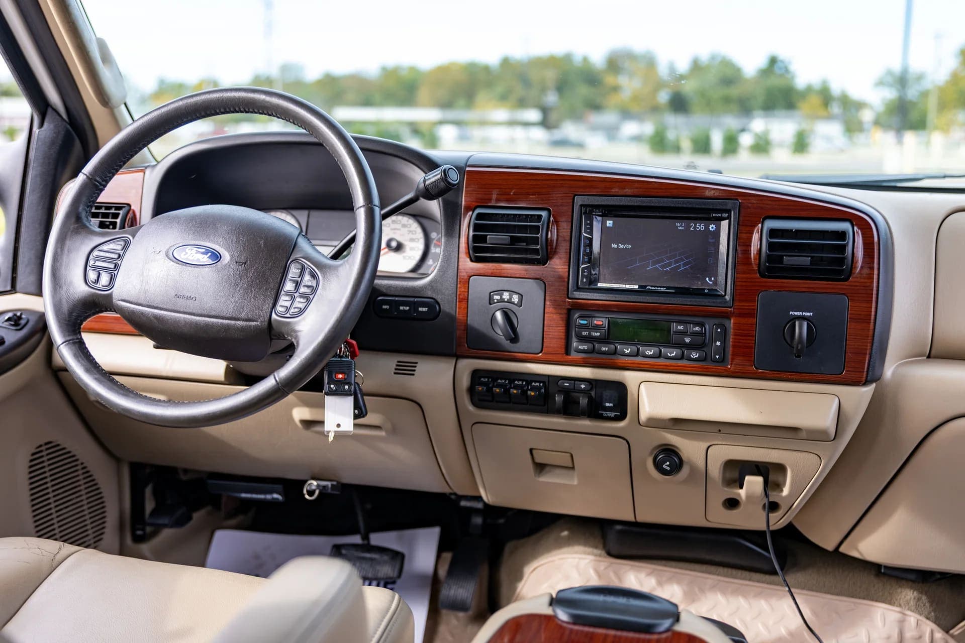 2005 Ford F-250 Super Duty Lariat Crew Cab 4x4 – 6.0L Powerstroke – Only 58,848 Miles!, view